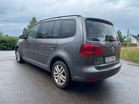 Volkswagen Touran 5 of 5