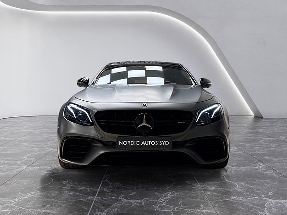 Mercedes-Benz E63 9 of 30