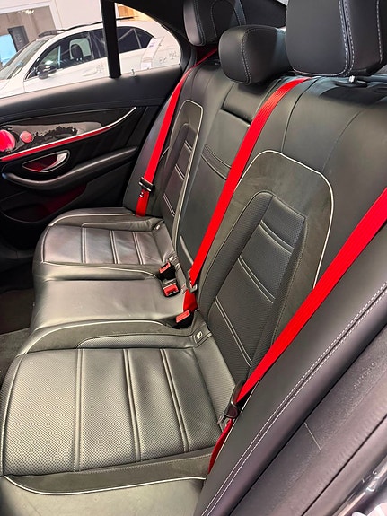 Mercedes-Benz E63 21 of 30