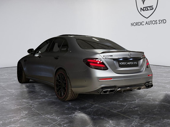 Mercedes-Benz E63 3 of 5