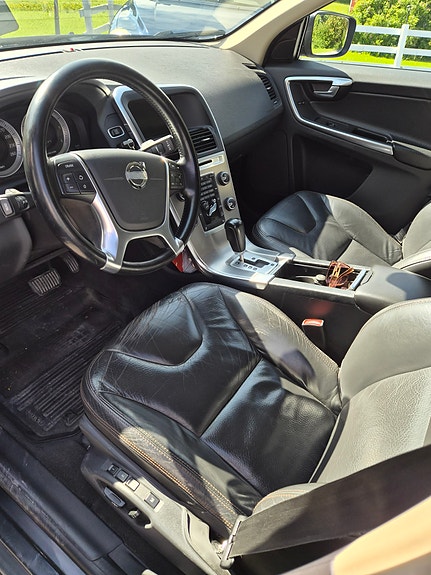 Volvo XC60 4 of 5