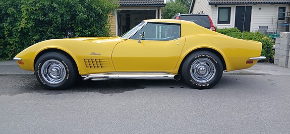Chevrolet Corvette 3 of 5