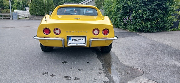 Chevrolet Corvette 4 of 5