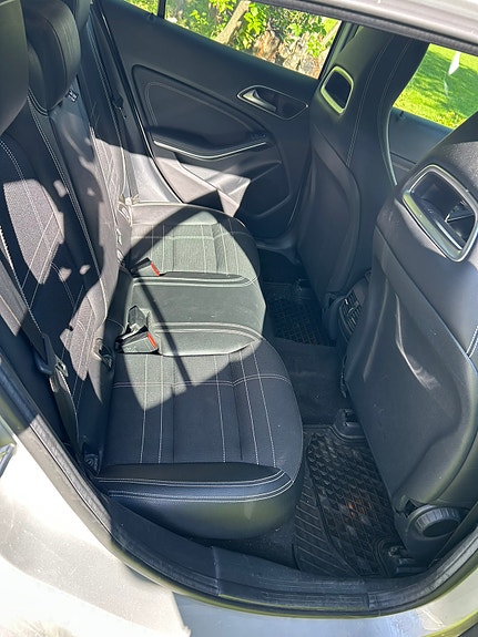 Mercedes-Benz GLA200 8 of 8