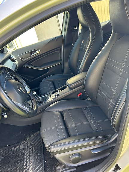 Mercedes-Benz GLA200 7 of 8