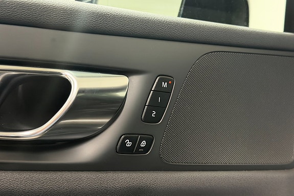Volvo V60 8 of 27