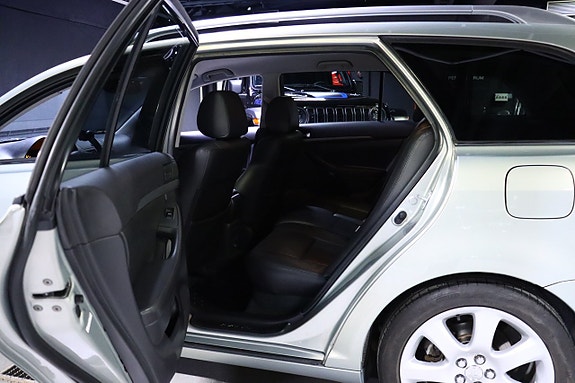 Toyota Avensis 12 of 23