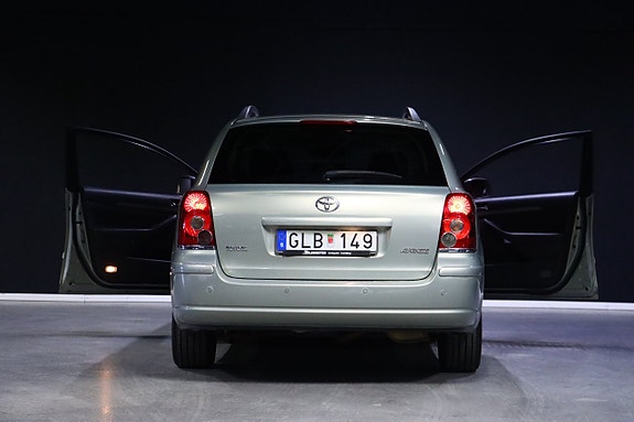 Toyota Avensis 8 of 23