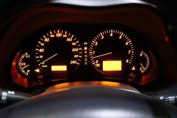 Toyota Avensis 19 of 23