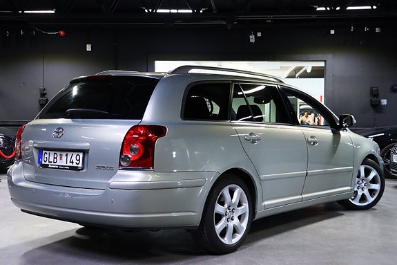 Toyota Avensis 4 of 23