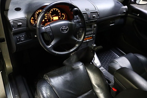 Toyota Avensis 10 of 23