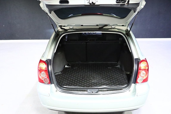 Toyota Avensis 18 of 23