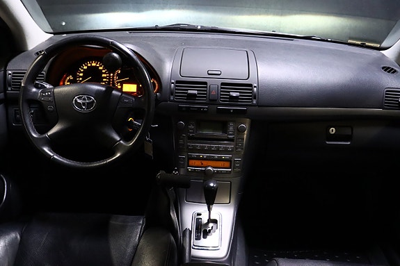 Toyota Avensis 17 of 23