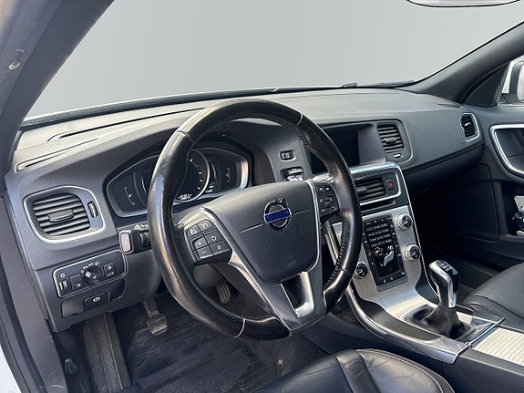 Volvo V60 6 of 11