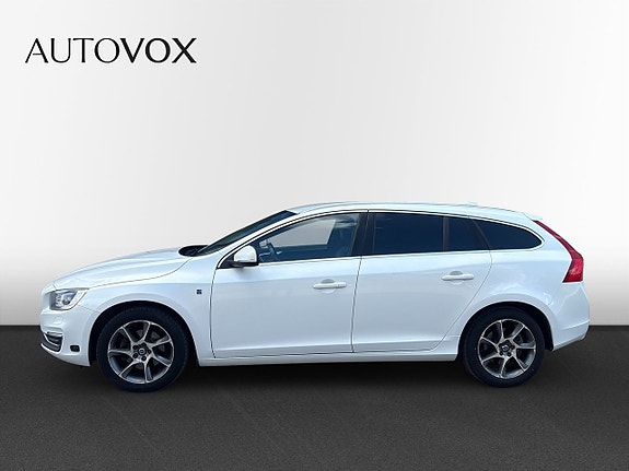 Volvo V60 2 of 11