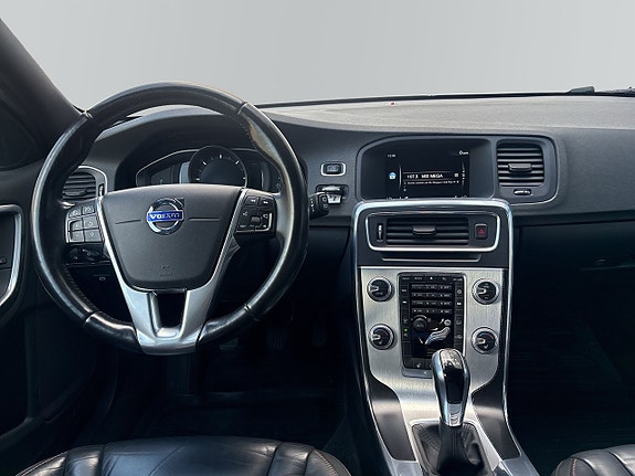 Volvo V60 8 of 11