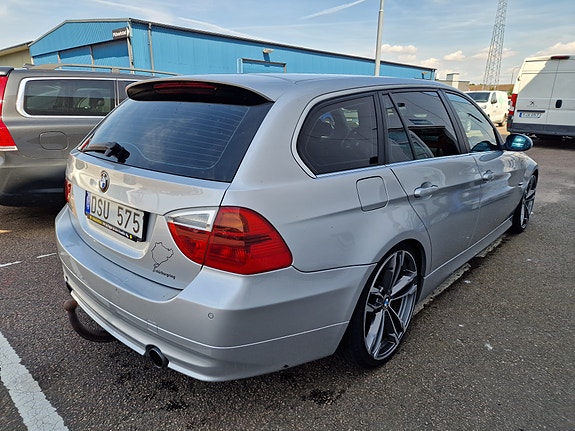 BMW 335i 3 of 5