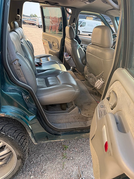 Chevrolet Tahoe 6 of 9