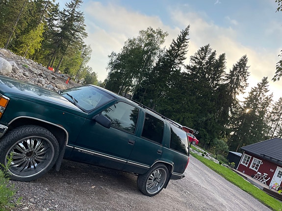 Chevrolet Tahoe 3 of 5