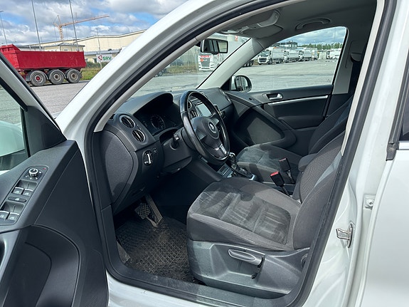 Volkswagen Tiguan 5 of 6