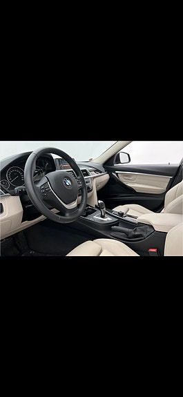 BMW 330i 4 of 5