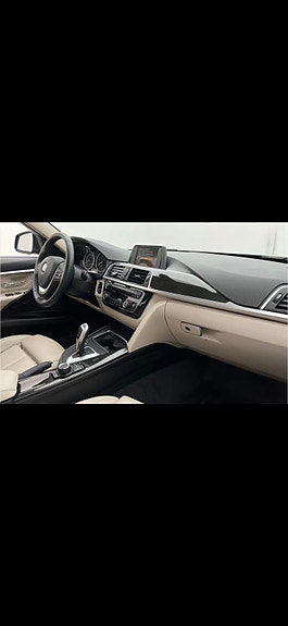 BMW 330i 5 of 5