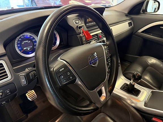 Volvo V70 11 of 19