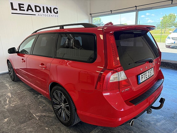 Volvo V70 2 of 19