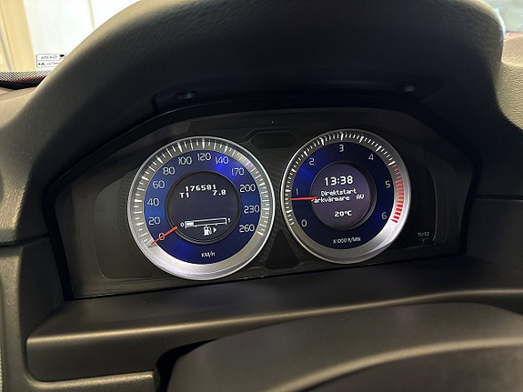 Volvo V70 14 of 19