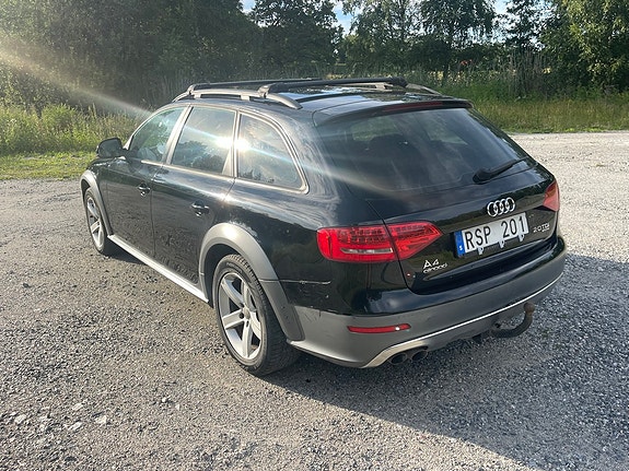Audi A4 allroad 2 of 5