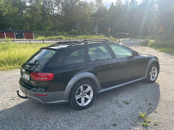 Audi A4 allroad 4 of 5