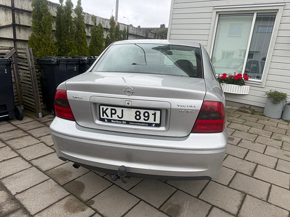 Opel Vectra 4 of 5