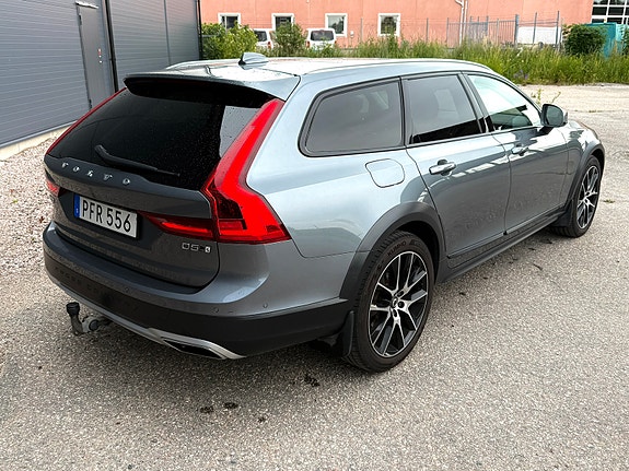 Volvo V90 Cross Country 4 of 5