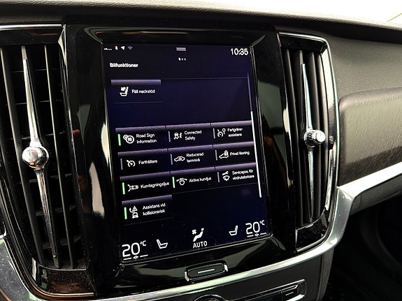 Volvo V90 Cross Country 13 of 16