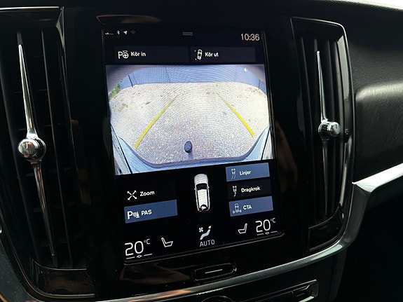 Volvo V90 Cross Country 14 of 16