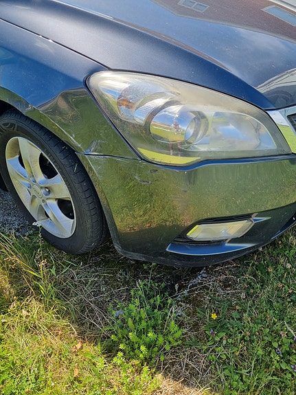 Kia Ceed 2 of 2