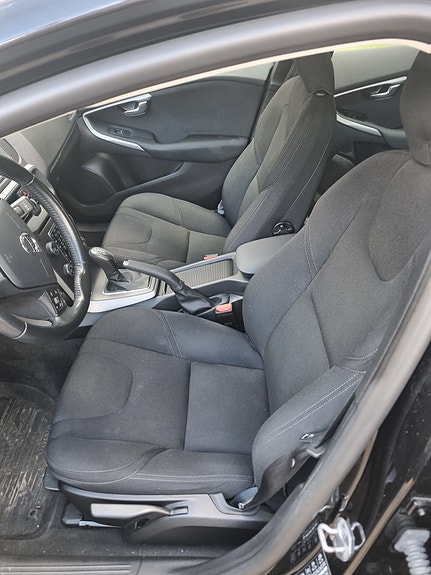 Volvo V40 Cross Country 4 of 6