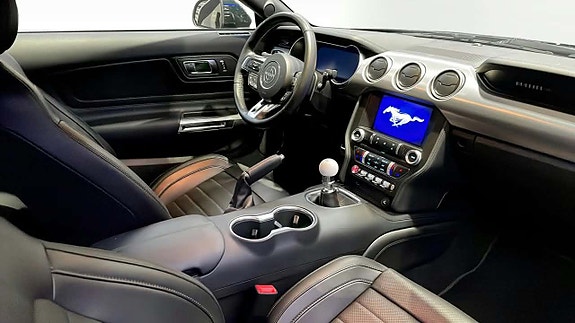 Ford Mustang 6 of 10