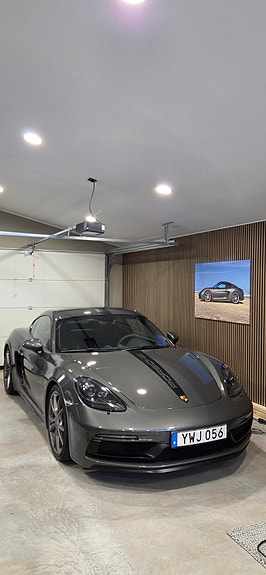 Porsche 718 Cayman GTS 4 of 5