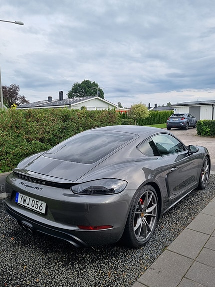 Porsche 718 Cayman GTS 3 of 5