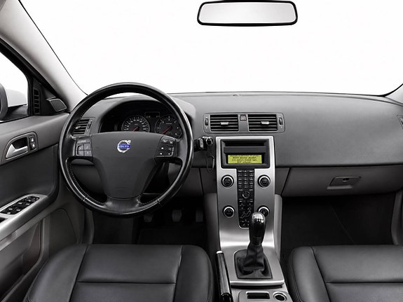 Volvo V50 8 of 9