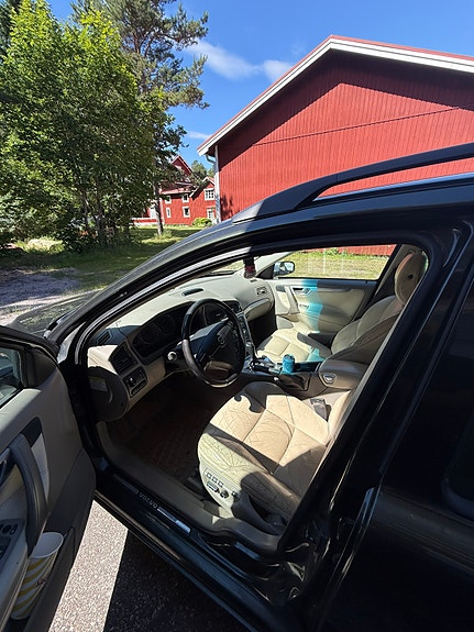 Volvo V70 5 of 5