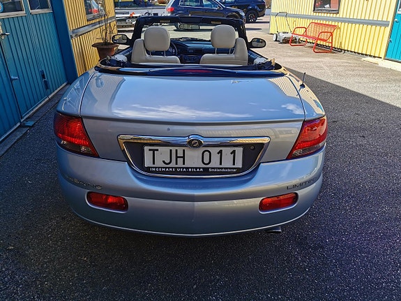 Chrysler Sebring 2 of 5
