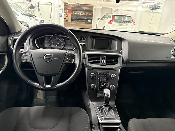 Volvo V40 7 of 12