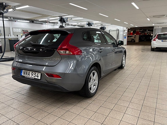 Volvo V40 6 of 12