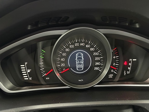 Volvo V40 9 of 12
