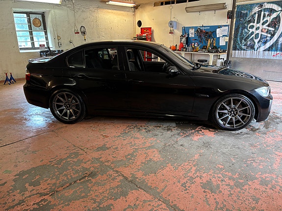 BMW 335i 5 of 5