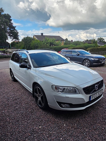 Volvo V70 3 of 5