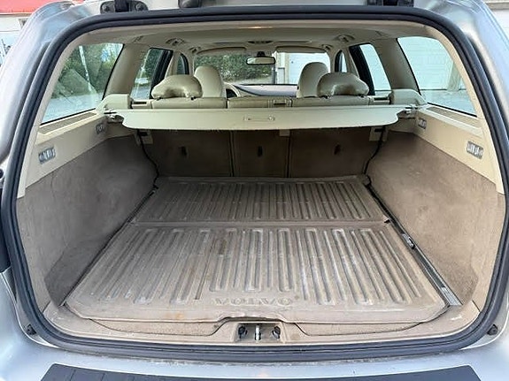 Volvo V70 10 of 22