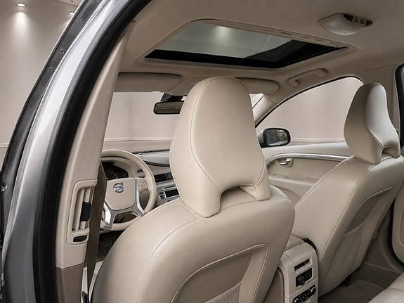 Volvo V70 16 of 22